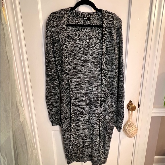 LOVE By Chesley  Long Grey Knitted Duster Sweater size: SMALL - Picture 2 of 9